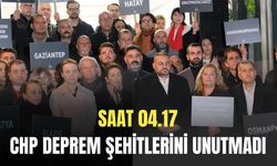 Saat 04.17...CHP İzmir teşkilatı deprem şehitlerini unutmadı...