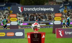 Derbi tarihi resmen açıklandı! Beşiktaş - Galatasaray maçı ne zaman, saat kaçta?