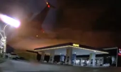 İşte o an! F-16 otoyola böyle düştü!