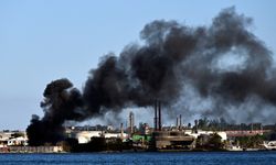 Dev petrol rafinerisinde yangın çıktı! Faaliyetler durmadı