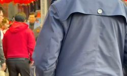 Görenler gözlerine inanamadı: Başkan Cumhurbaşkanı'nın üzerine kustu!