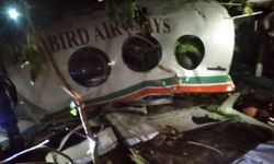 Hindistan’da ambulans uçak düştü: İçinde 7 kişi bulunuyordu