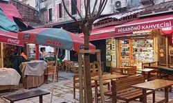 Hisar Camii önünde ağaç krizi: Devrilen çınarın yerine dikilen O tür tepki çekti!