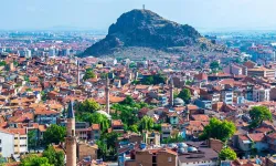 İzmir Afyon arası kaç km? Özel araçla ve otobüsle İzmir Afyonkarahisar arası kaç saat sürer?