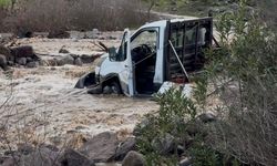 İzmir’de sağanak alarmı: Derede mahsur kalan 3 kişi kurtarıldı