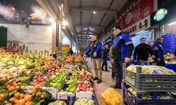 İzmir Halleri Türkiye’nin zirvesinde: Su ürünlerinde rekor, Sebze-meyvede yarım milyon ton!