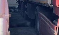 İzmir Menemen’de depoda korkunç son: Geri manevra yapan tırın altında kalan şoför hayatını kaybetti!