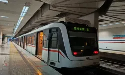 İzmir Metrosu'nda iş çıkış saatinde kriz: Seferlerde çift yönlü gecikme!