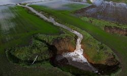 İzmirli çiftçi yağmurun peşine düştü: Köy halkı bayram yapıyor!