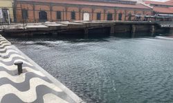 İzmir’de fırtına denizi kabarttı! Seviye yükseldi, kıyılar alarmda!