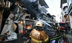 İzmir'de iş yerinde yangın paniği! Facia büyümeden önlendi