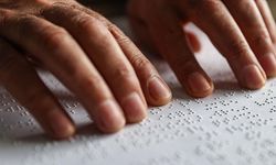 İzmir'deki bu kütüphane engel tanımıyor: Herkes için erişilebilir bilgi merkezi