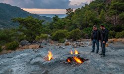 İzmir’den gidenler o manzara karşısında donup kalıyor: Antik çağdan beri yanıyor