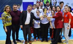 Karabağlar’da engel tanımayan basketbol şovu! Başkan Helil Kınay: 'Sporla daha güçlüyüz'"