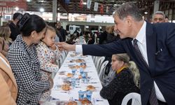 Menderes’te Ramazan bereketi: Başkan Cemil Tugay iftar sofrasında vatandaşlarla buluştu