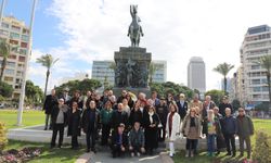 Mesleğin 40 yıllık çınarlarına İzmir’de büyük onur: Rehberler günü plaketlerle kutlandı