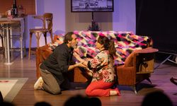 Torbalı’da tiyatro şöleni: "Aşk listesi" kapalı gişe sahnelendi!