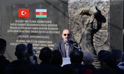 İzmir’de Hocalı acısı unutulmadı! ATDDF Genel Başkanı İsa Ambarcı: "Türkün kanayan yarasıydı"