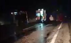 Yardıma giderken kazaya karıştılar: Çanakkale’de itfaiye eri ve tır sürücüsü yaralandı