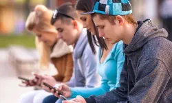 Nörobilimciden Z kuşağı uyarısı: “Ebeveynlerinden daha düşük bilişsel performans gösteriyorlar”