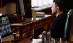 Zelenskiy'den dikkat çeken açıklama: "Kiev’de 1400’den fazla yüksek katlı bina ısıtmasız kaldı!"