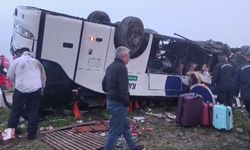 Adana Kozan'da yolcu otobüsü devrildi! Çok sayıda yaralı var...