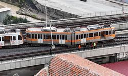 Adana’da metro kazası: Raydan çıkan vagon direğe çarptı