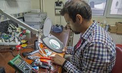 Türkiye’de bir ilk: Asperger sendromlu mühendis İzmir’de göreve başladı!