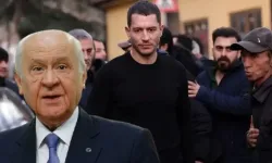 Bahçeli'den Yeraltı'nın Bozo'su Uraz Kaygılaroğlu'na "Bozkurt" hediyesi!