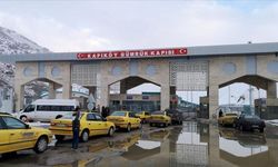 Bakan Bolat duyurdu! Türkiye-İran sınır kapılarında yolcu geçişleri karşılıklı durduruldu!