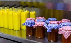 Balçova’da "Bereket" seferberliği: Sokaktaki ağaçlar sofralara zeytinyağı ve reçel oldu!