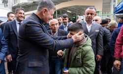 Başkan Cemil Tugay Bayramı Buca’da karşıladı: Yeşilbağlar’da renkli bayramlaşma!