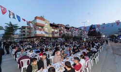 Başkan Tugay Beydağ'da vatandaşlarla iftar yaptı! "Omuz omuza aşacağız"