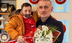 Milli takım kampında sosyal medyayı sallayan anlar! Köksal Baba A Milli Takım kampını karıştırdı