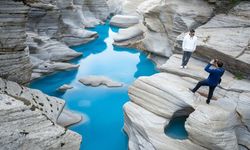 Ege’de nadir görülen manzara: Donan akarsu ve saydam buz tabakası büyülüyor