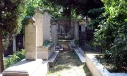 Fatih Camii Haziresi'nde kimler yatıyor? İlber Ortaylı da bu tarihi alana defnedildi