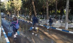 Gaziemir’den başladı, tüm şehre yayılıyor! Bayram öncesi kabristanlarda dönüşüm