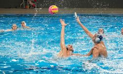 Havuzda ve tatamide İzmir rüzgarı: Büyükşehir sporcuları kürsüyü parselledi