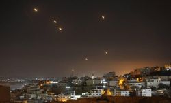 İran’dan İsrail’e balistik füze saldırısı: Tel Aviv yakınlarında yangın çıktı