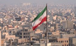 İran’dan Körfez’de ABD hedeflerine füze ve İHA saldırısı!