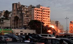 İsrail 15 katlı binayı böyle vurdu!