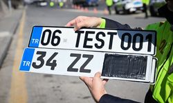 Emniyet tek tek açıkladı! İşte "sahte" ve "gerçek" plaka arasındaki o fark!