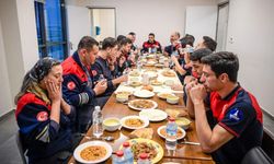 İzmir'de ateş savaşçılarının zorlu Ramazan nöbeti