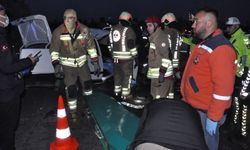 Karşı şeride geçen araç felaket getirdi: Manisa'daki zincirleme kazada can pazarı!