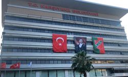 Karşıyaka'da yeni kriz kapıda!  İşçilerin ardından pazarcılar belediyeye geliyor!