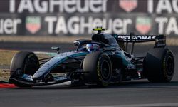 Formula 1'e ev sahipliği yapan Çin'de zafer 19 yaşındaki İtalyan pilot Kimi Antonelli'nin oldu