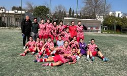 Konak Belediyespor namağlup şampiyon! Altın kızların hedefi kupa