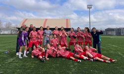 Konak Belediyespor U-17 kızlar takımı çeyrek finalde: İzmir'in gençlerinden müthiş başarı!