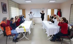 Konak’ta engelleri aşan eğitim: İşaret diliyle hayatlar değişiyor