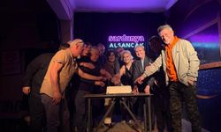 Merhaba Buluşmaları'nda sanat dolu akşam! Tiyatronun iyileştirici gücü masaya yatırıldı!